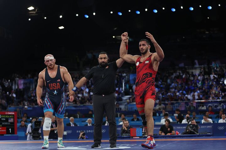 Iranian freestyle wrestler Azarpira snatches bronze medal