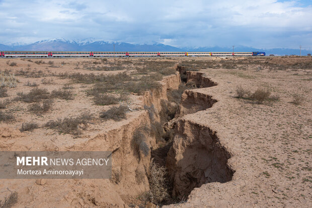 تهدید فرونشست زمین بیخ گوش آذربایجان غربی؛۲دشت فوق بحرانی شد