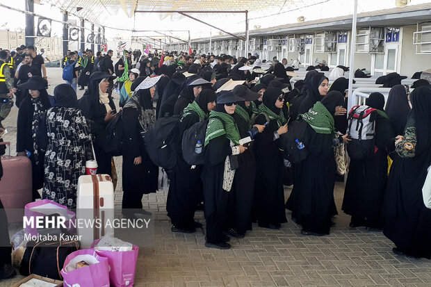 تردد زائرین اربعین حسینی از مرز مهران