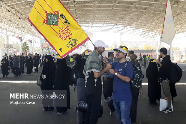 تردد زائرین اربعین حسینی از مرز مهران