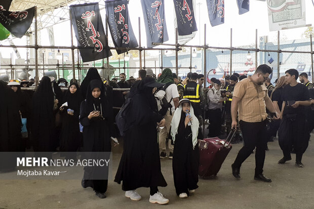 تردد زائرین اربعین حسینی از مرز مهران