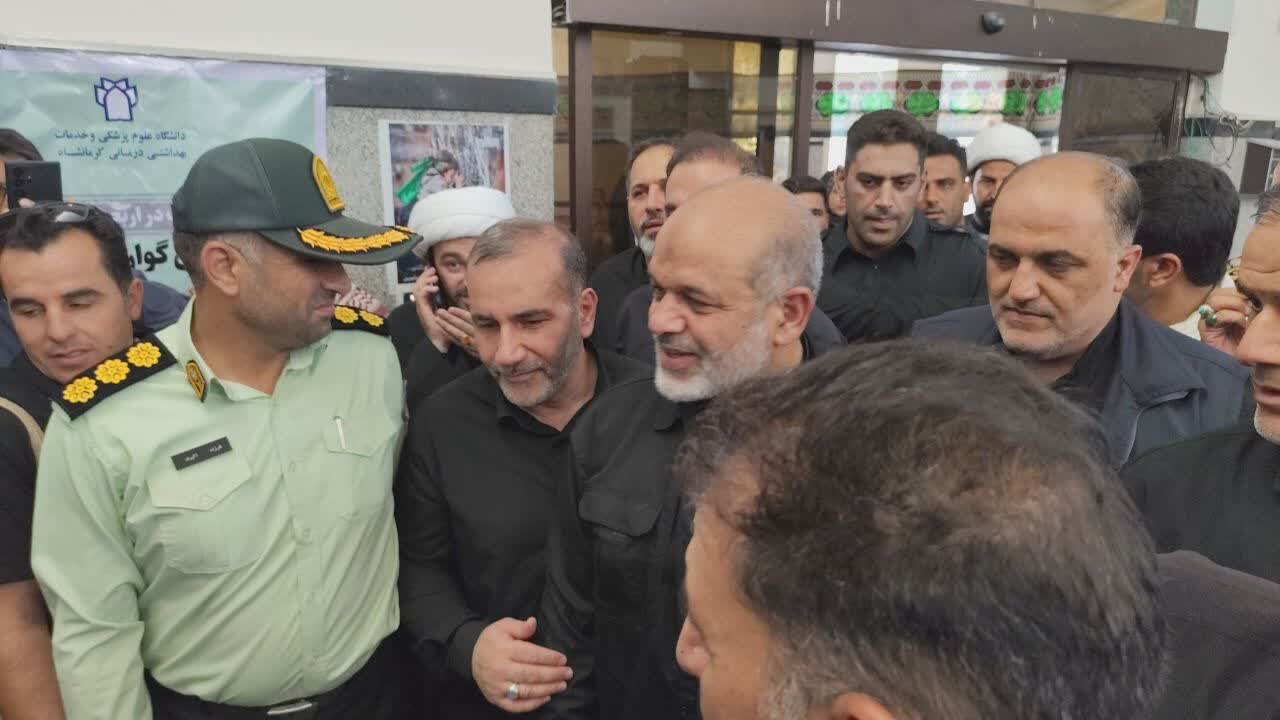 وزیر کشور از گیتهای تردد زائران اربعین در مرز خسروی بازدید کرد
