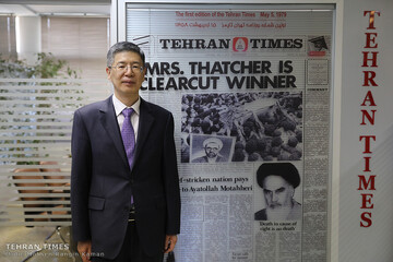 Chinese envoy visits Tehran Times building