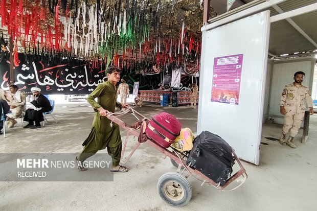 ورود زائران پاکستانی اربعین به ایران