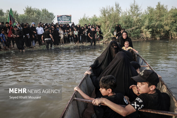 زوار عشاق الحسين عليه السلام في مسيرة المشاية الى كربلاء المقدسة