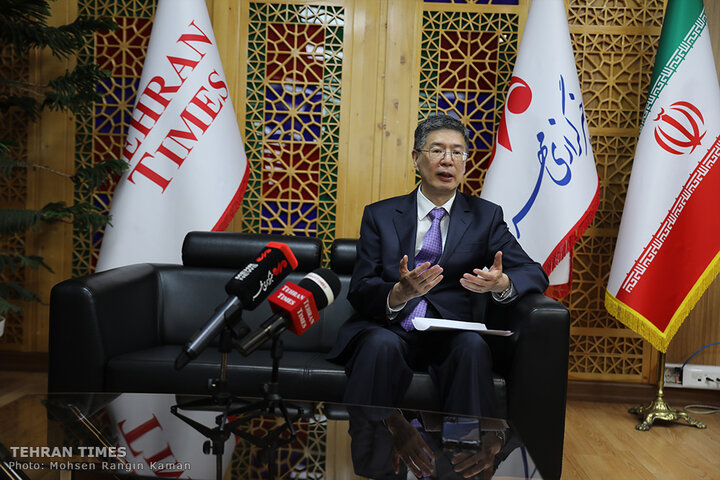 Chinese envoy visits Tehran Times building