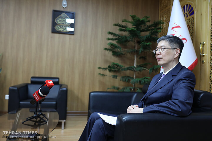 Chinese envoy visits Tehran Times building