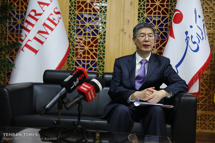 Chinese envoy visits Tehran Times building