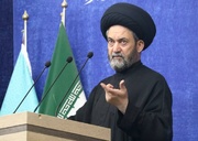 امام جمعه اردبیل: صدام در جنگ ۸ ساله ایران نیروی نیابتی آمریکا بود