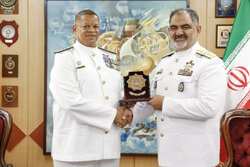 Iran, South Africa top Navy commanders hold meeting