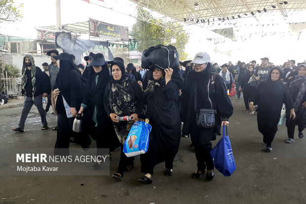 تردد زائرین اربعین از پایانه مرزی مهران