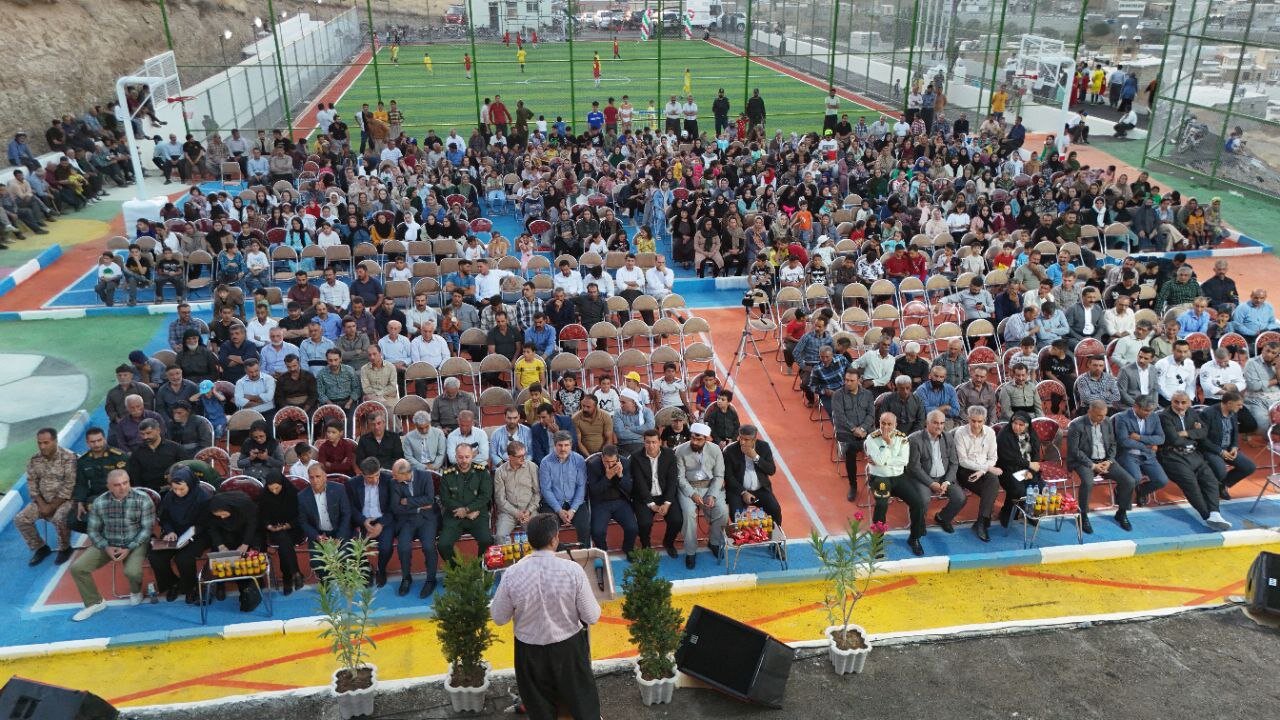 افتتاح مجموعهای ورزشی شادیآفرین روزهای کودکان حسینآباد
