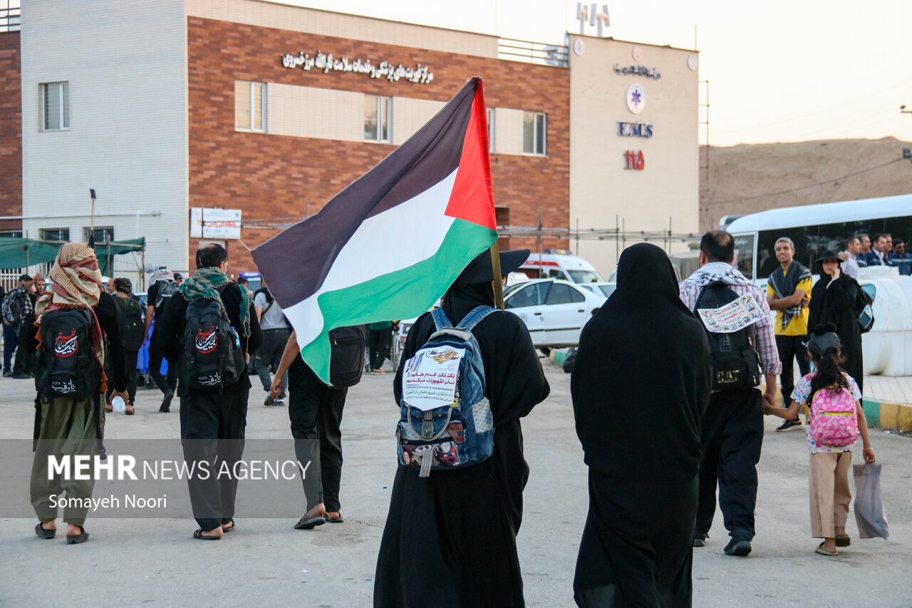 نمایش شور حسینی در دمای۴۸درجه/میزبانی شایسته از زائران