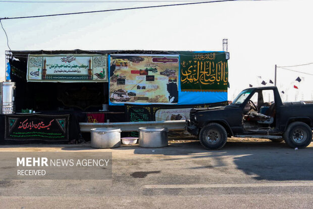 خدمت‌رسانی به زائران امام حسین(ع) توسط موکب‌های ایرانی و افغانستانی