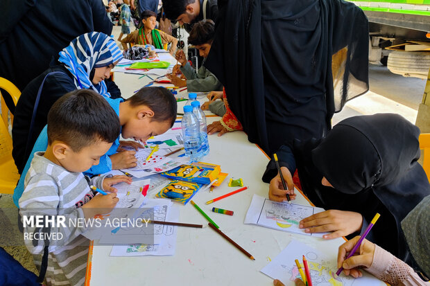 حضور زائران پاکستانی اربعین در مرز میرجاوه