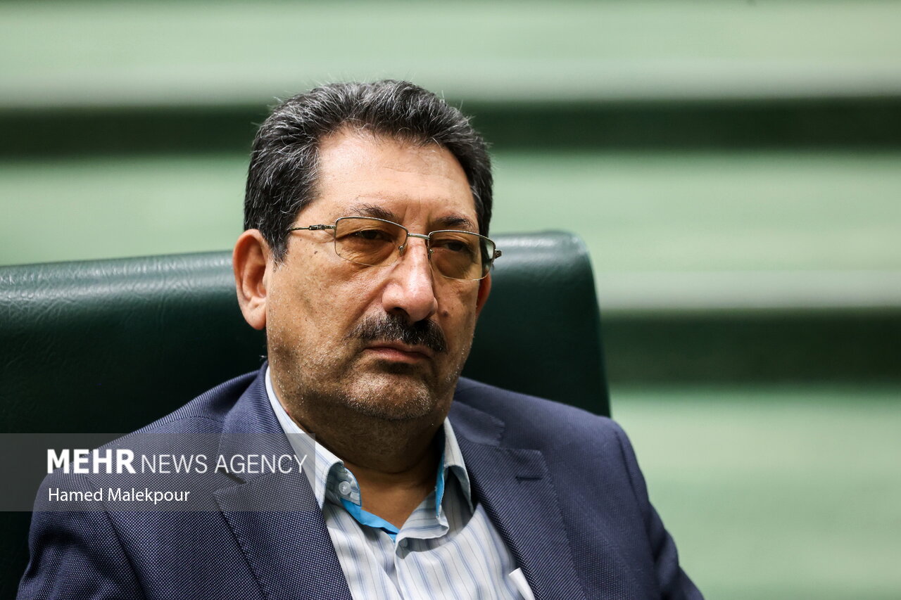 سیدمحمد اتابک از برنامههای خود دفاع کرد