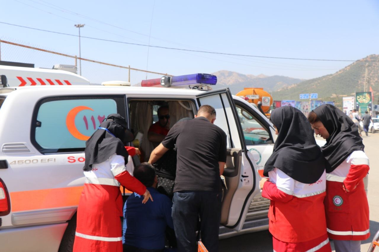 خدمترسانی ۲۴ ساعته پایگاههای هلال احمر به زائران اربعین