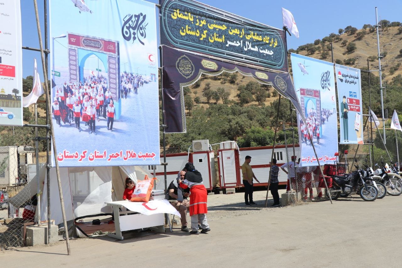 خدمترسانی ۲۴ ساعته پایگاههای هلال احمر به زائران اربعین