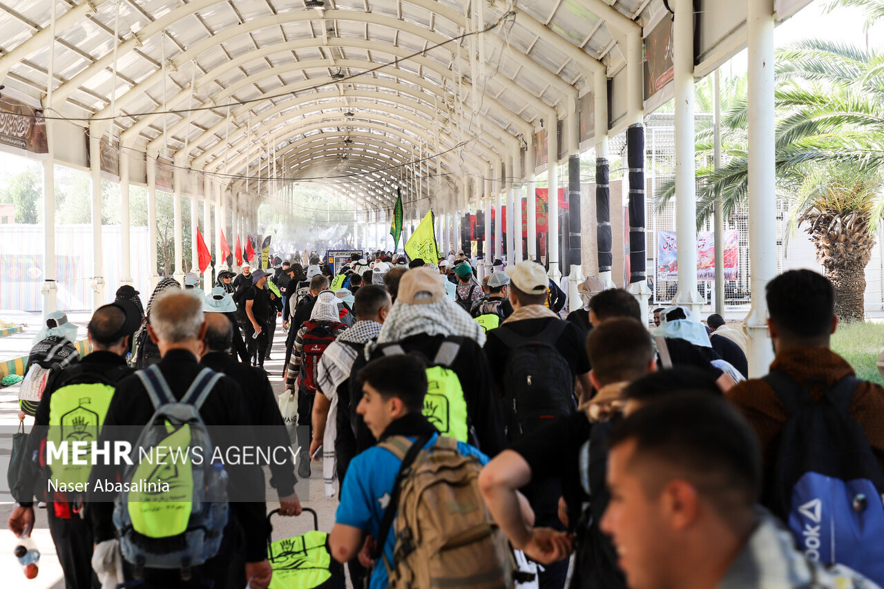 گره دلها با حب الحسین در کربلای معلی/دهه نودی ها پیشگام شدند