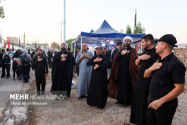 Arbaeen pilgrims on Sabaya road towards Karbala