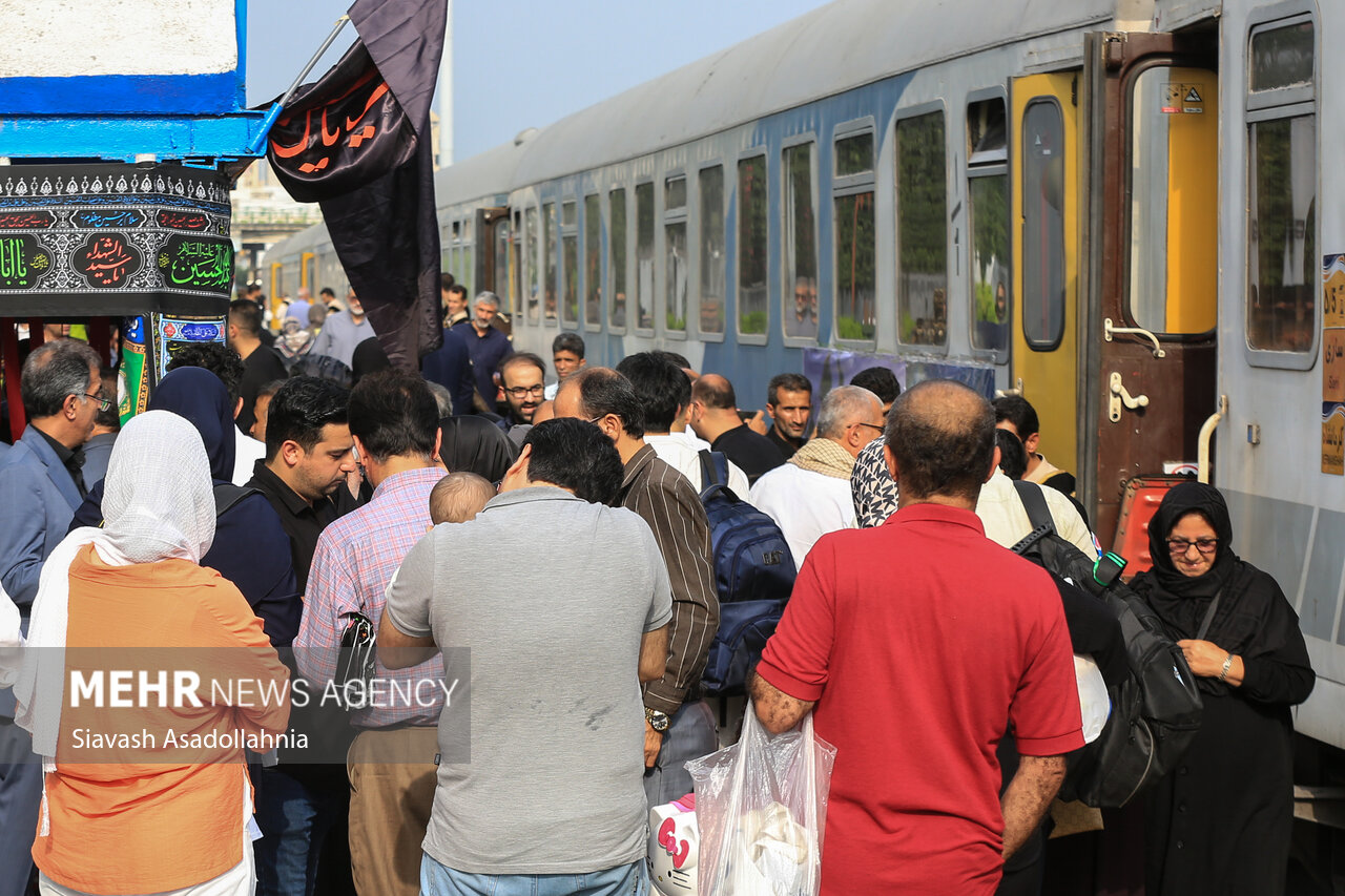 سهم ناوگانهای حمل و نقل عمومی در جابه جایی زوار اربعین ۱۴۰۴