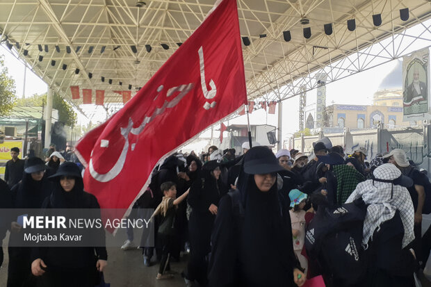 تردد زوار اربعین حسینی در مرز مهران