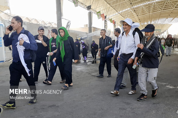 موج بازگشت زوار اربعین حسینی از مرز مهران