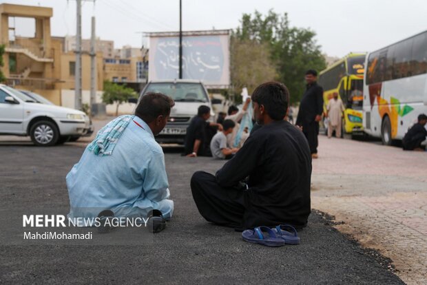 پذیرایی از زائران افعانستانی و پاکستانی در شهر بندرعباس