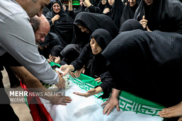 مراسم وداع با پیکر مطهر شهید «سید محسن غریبیان» در معراج شهدا