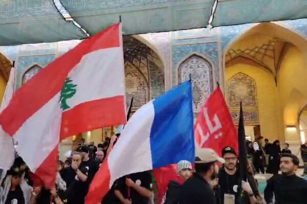Erbain ziyaretçileri Hz. Ali'nin (a.s) türbesinde bir araya geldi Erbain ziyaretçileri Hz. Ali'nin (a.s) türbesinde bir araya geldi