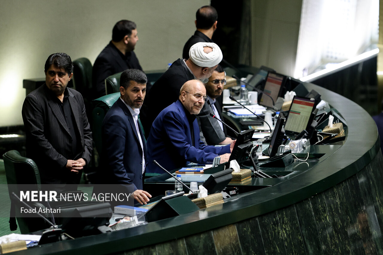 قالیباف: توزیع هر نامهای در صحن مجلس باید با مجوز هیأت رئیسه باشد