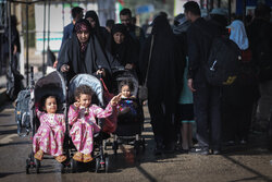 Imam Hussein (AS) lovers walking toward Karbala