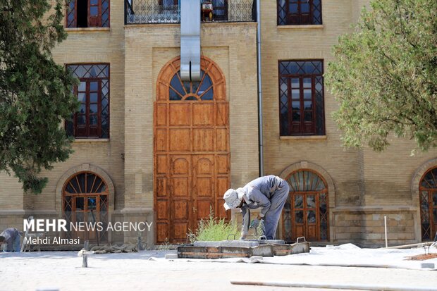 مرمت محوطه تاریخی سبزه میدان زنجان