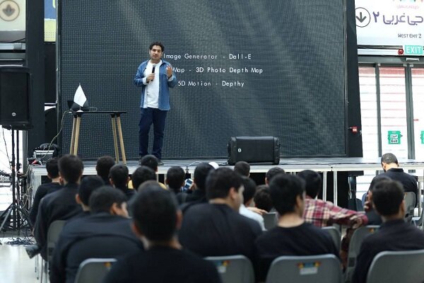 «کوله پشتی» به ایستگاه باغ کتاب رسید «کوله پشتی» به ایستگاه باغ کتاب رسید