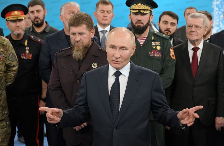Çeçenistan'da bulunan Putin bir camiyi ziyaret etti Çeçenistan'da bulunan Putin bir camiyi ziyaret etti