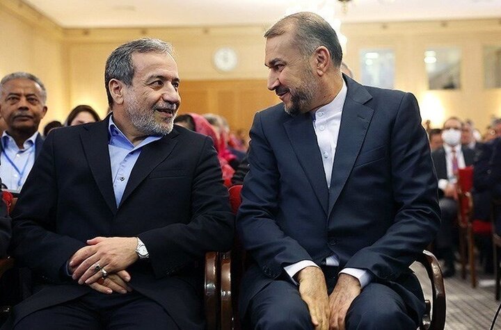 خانواده شهید امیرعبداللهیان انتخاب سید عباس عراقچی را تبریک گفتند خانواده شهید امیرعبداللهیان انتخاب سید عباس عراقچی را تبریک گفتند