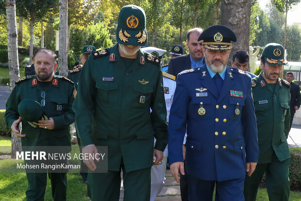 حضور امیر سرتیپ نصیرزاده در وزارت دفاع و پشتیبانی نیروهای مسلح 5