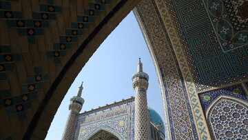 VIDEO: Calming atmosphere of Imam Reza (AS) shrine