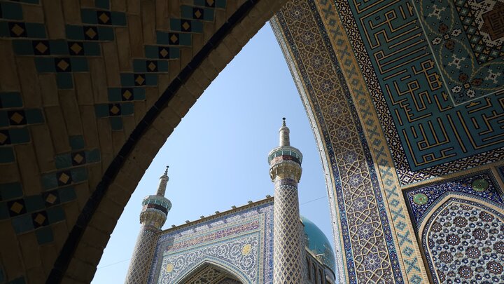 VIDEO: Calming atmosphere of Imam Reza (AS) shrine