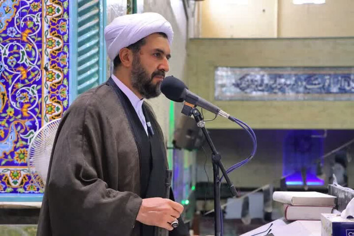 امام جمعه اسلامشهر: سرمایه گذاری ها به سمت تولید هدایت شود