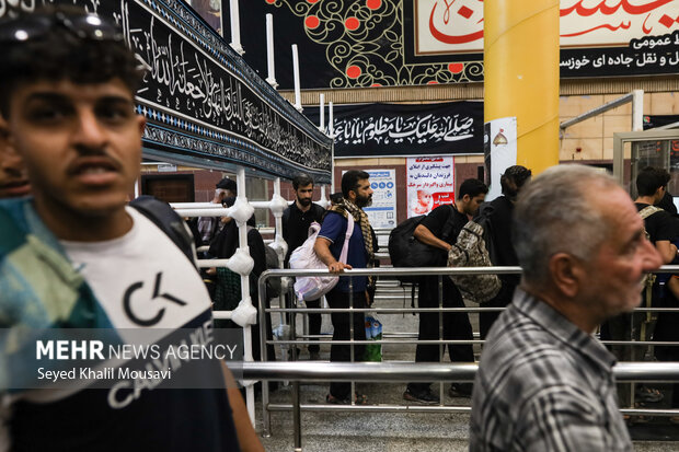 بازگشت زائران اربعین حسینی از مرز شلمچه