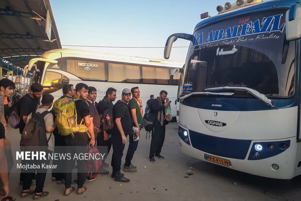 رفع کمبود اتوبوس برای بازگشت زائران در پایانه برکت مهران