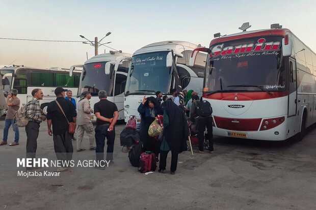 وضعیت بازگشت زوار اربعین در پایانه برکت مهران طی شامگاه یکشنبه