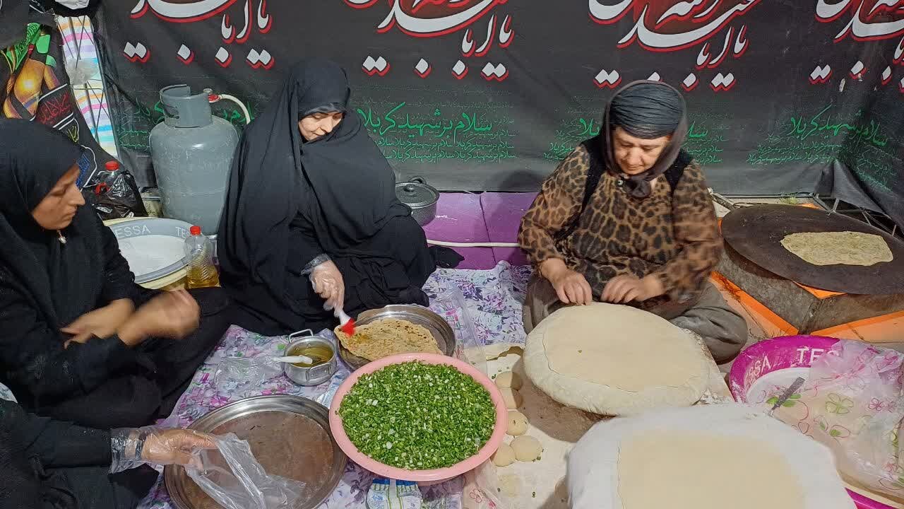 هنرآشپزی بانوان کرد درموکبهای حسینی/استقبال زائران ازغذاهای محلی