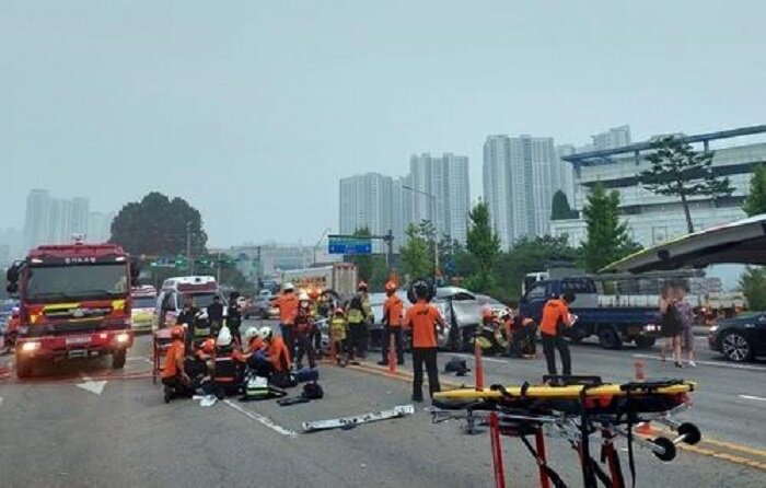 5 killed, 9 wounded in S. Korea's car accident