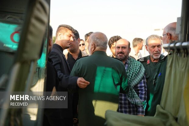 Gen. Salami's visit to Khosravi border gate shared with Iraq
