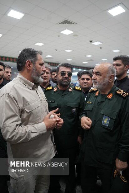 Gen. Salami's visit to Khosravi border gate shared with Iraq
