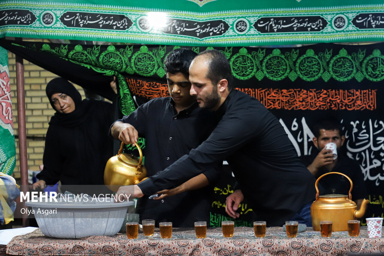 Mawkib Arbaeen Mawkibs in Gorgan serve people - Mehr News Agency