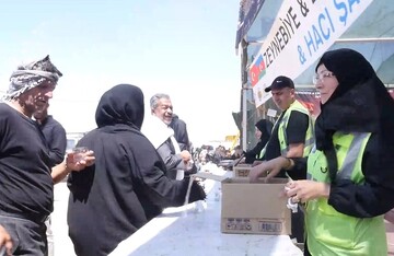 Türk ikram çadırından Erbain ziyaretçilerine büyük hizmet