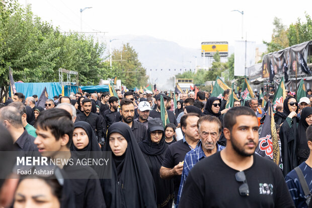 جاماندگان اربعین در خراسان جنوبی دل‌های خود را راهی کربلا کردند